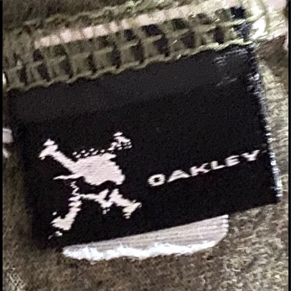 Oakley Regular fit shirt size L - Picture 7 of 8